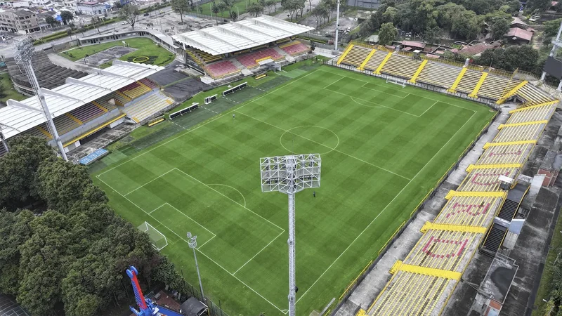 Estadio de Techo cerca de Viventa Plaza