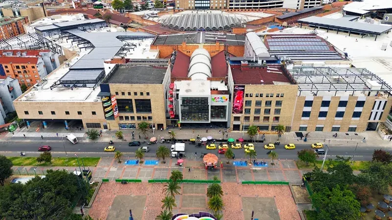 CC Plaza de las Am&eacute;ricas cerca de Viventa Plaza