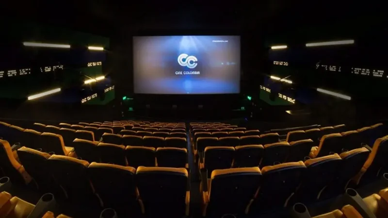 Cine Colombia cerca de Viventa Plaza